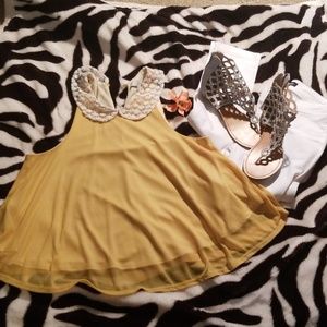 TOP, PANTS & SANDALS .